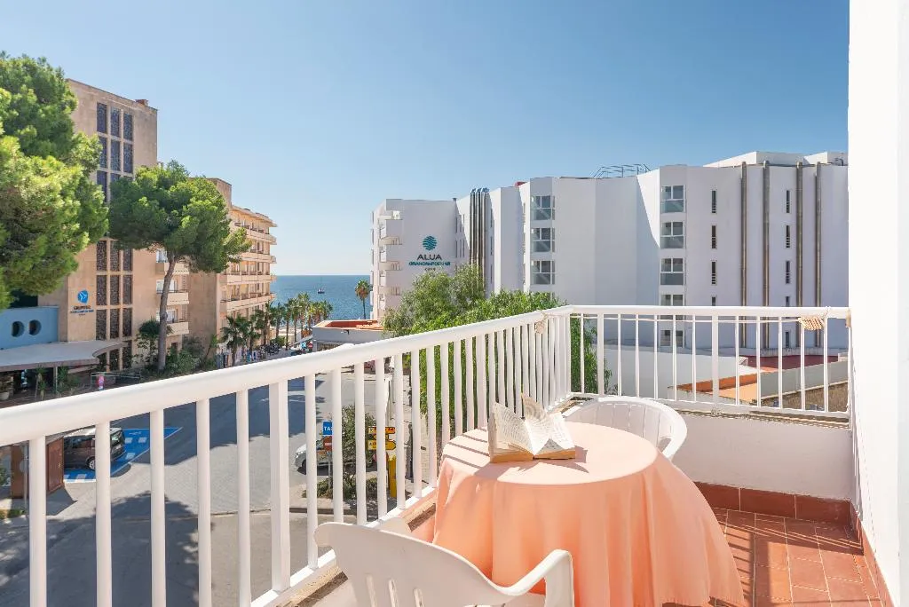 APARTMENT ONE BEDROOM Room, Villa Real Club Apartments, Majorca