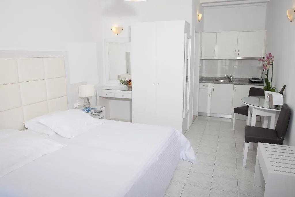 STUDIO CAPACITY 2 Room, Domna, Mykonos