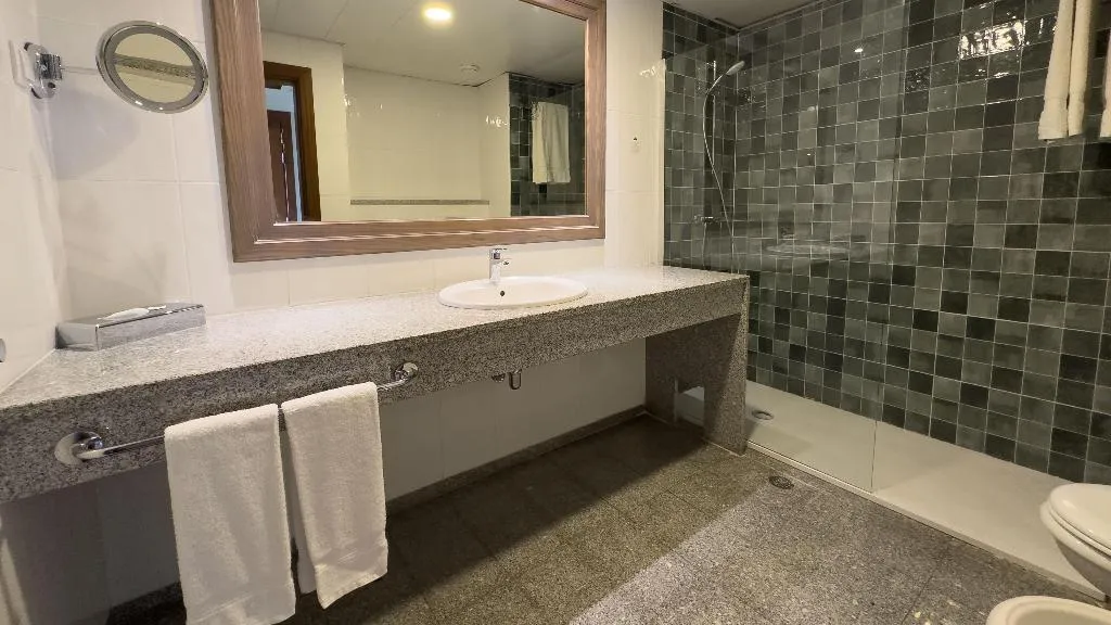 TWIN STANDARD Room, Holiday Inn Algarve Albufeira, an IHG Hotel, Algarve