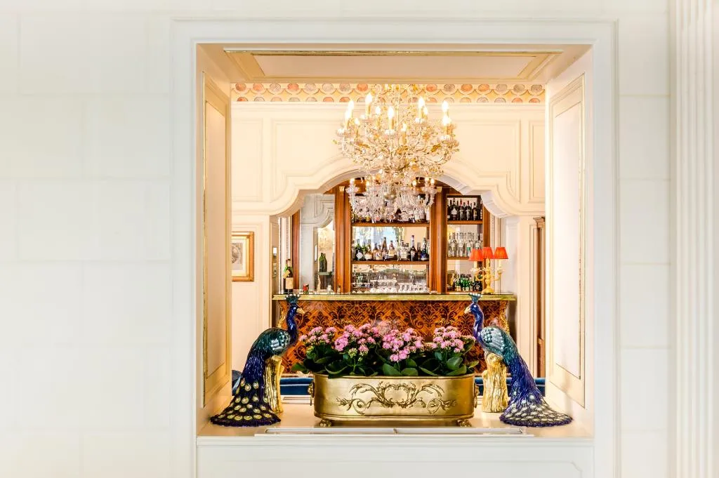 Bar, Villa e Palazzo Aminta, Milan