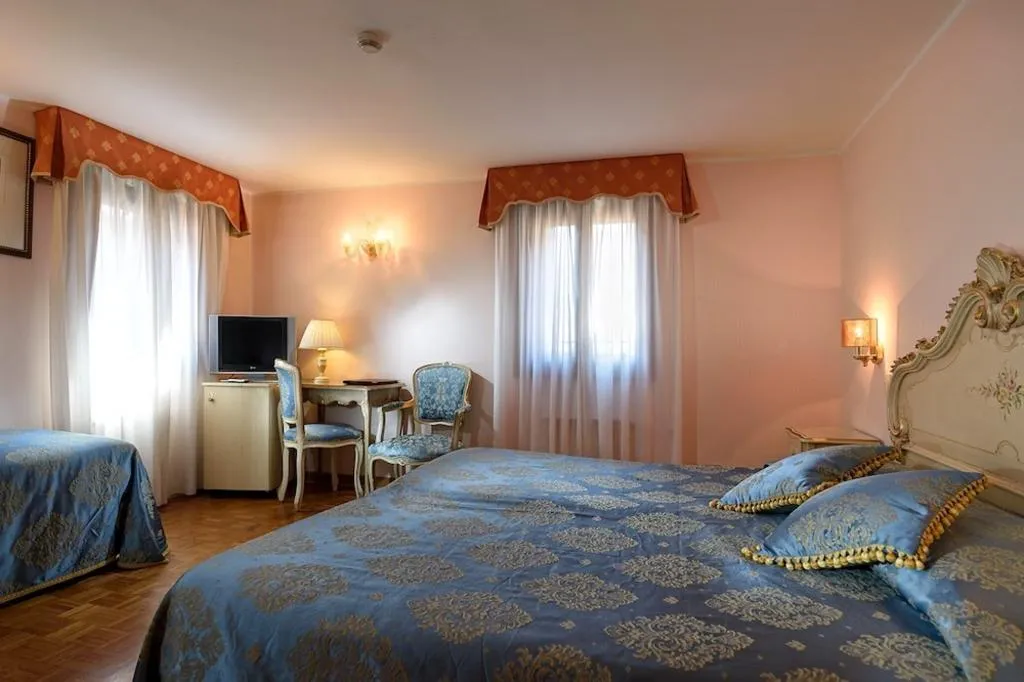 TRIPLE STANDARD Room, Royal San Marco, Venice