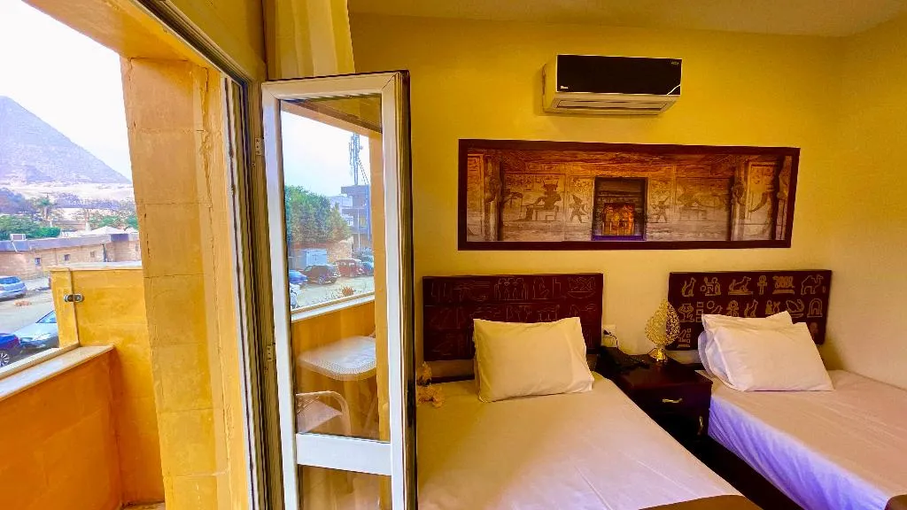 TWIN DELUXE WITH BALCONY Room, Nemes Pyramids View Inn, Cairo