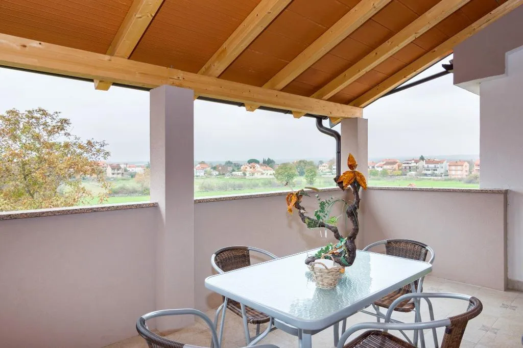 APARTMENT CAPACITY 2 Room, Apartments Silvija, Istria