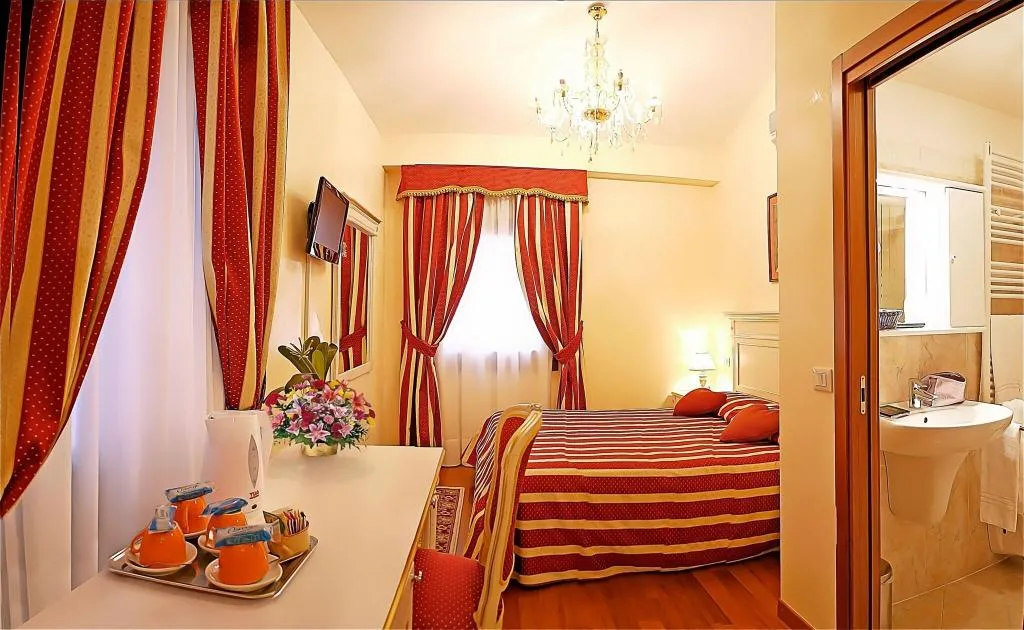Room, Hotel San Luca, Venice