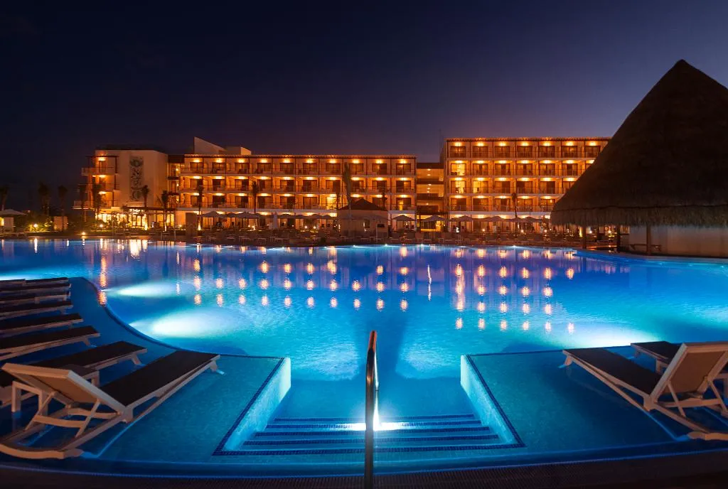 Pool, Ocean Allure Costa Mujeres Adults Only All Incl, Cancun Area