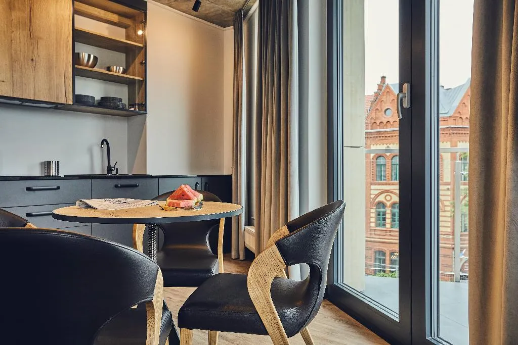 SUITE CAPACITY 3 Room, The Bridge Suites, Krakow
