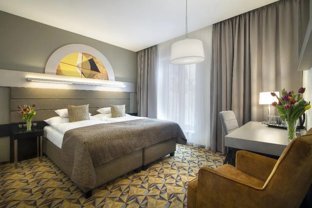 DOUBLE STANDARD Room, Essence, Prague