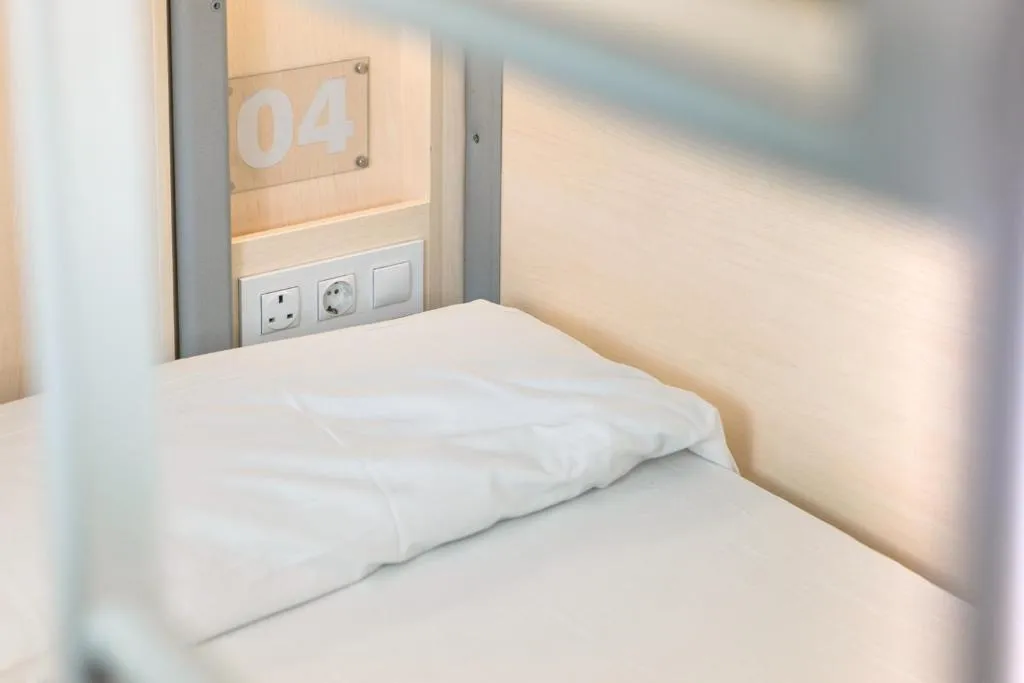FAMILY ROOM CAPACITY 6 ONE BEDROOM Room, Barcelona Urbany Hostel, Barcelona