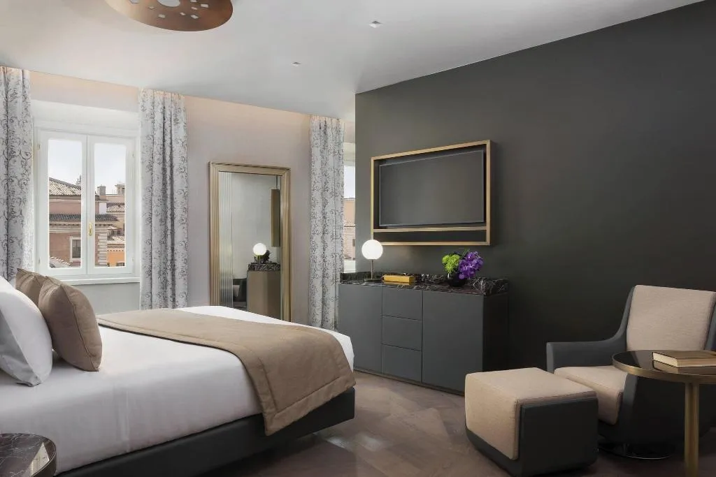JUNIOR SUITE KING BED ONE BEDROOM  Room, The Pantheon Iconic Rome Hotel, Rome