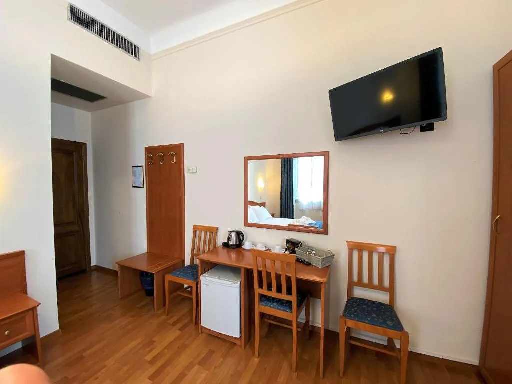 Room, Soggiorno Madrid, Florence