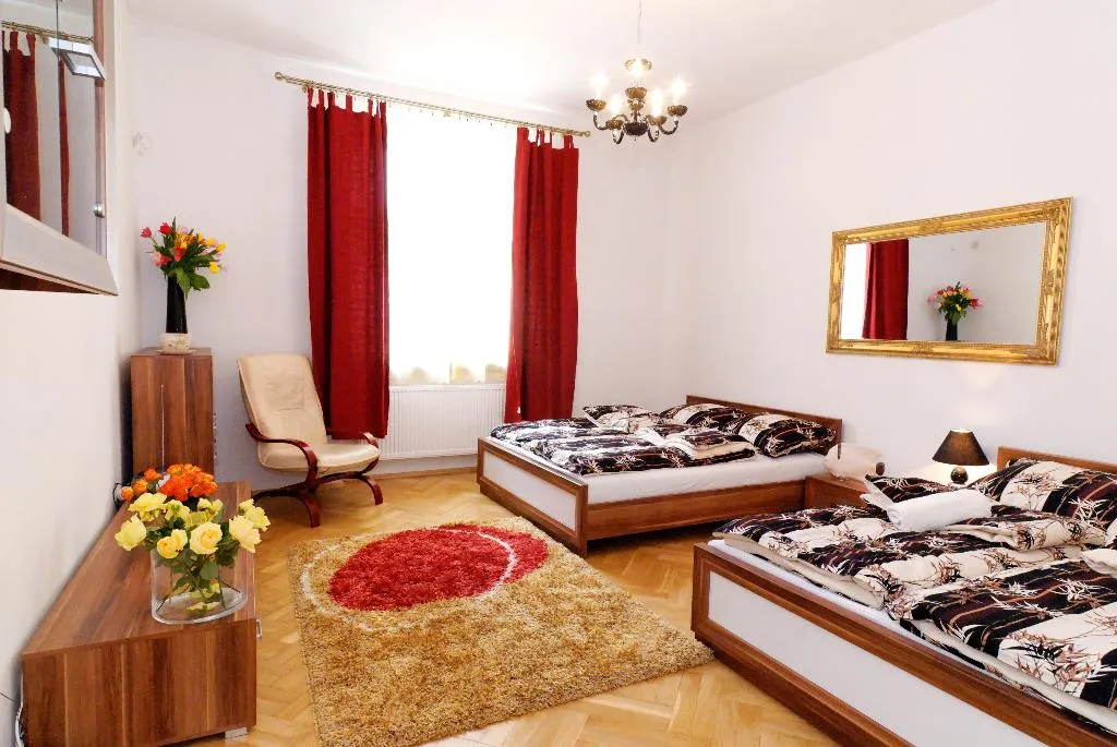 APARTMENT CAPACITY 6 TWO BEDROOMS Room, P&J Tourist Apartments, Krakow