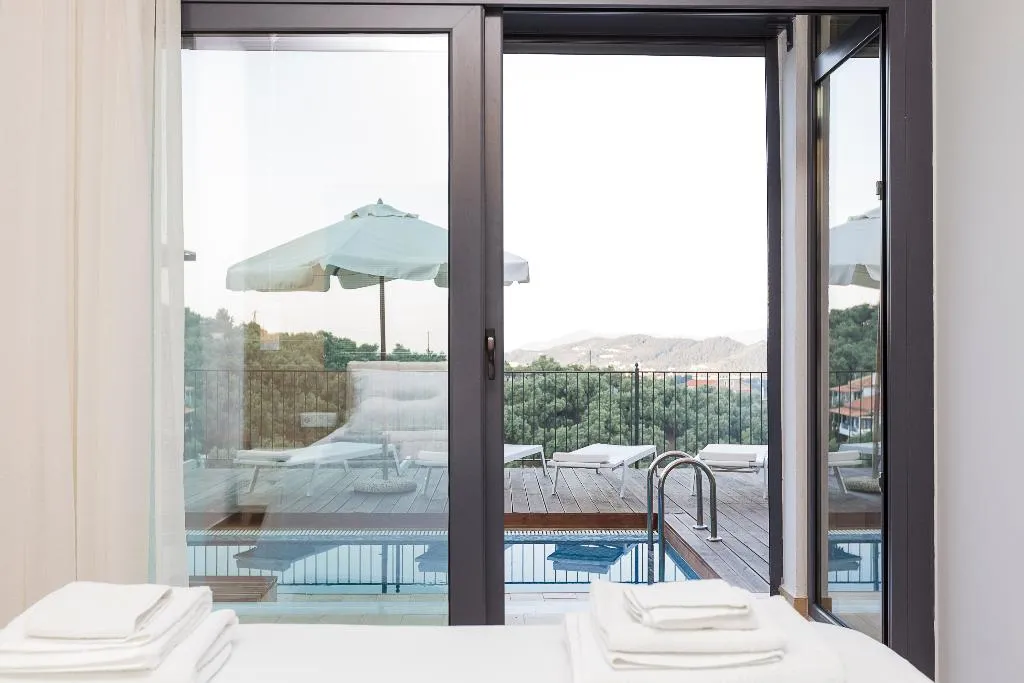 VILLA THREE BEDROOMS WITH PRIVATE POOL Room, Skiathos Gea Villas, Skiathos