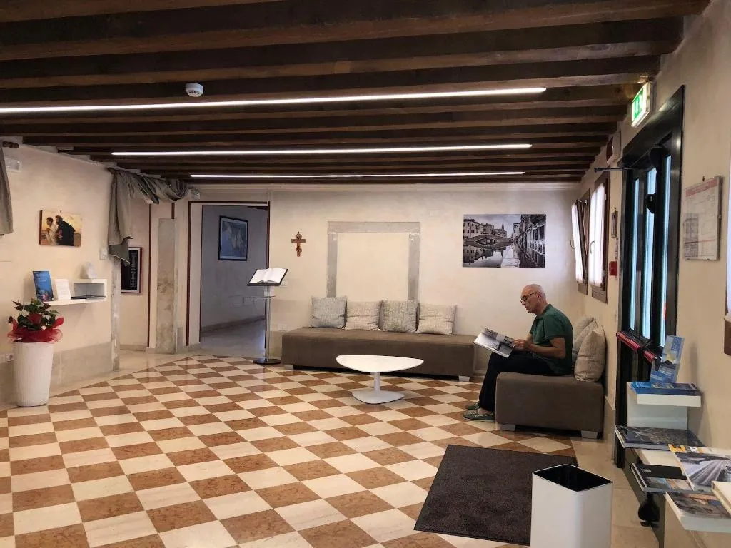 Bar, Domus Clugiae, Venice