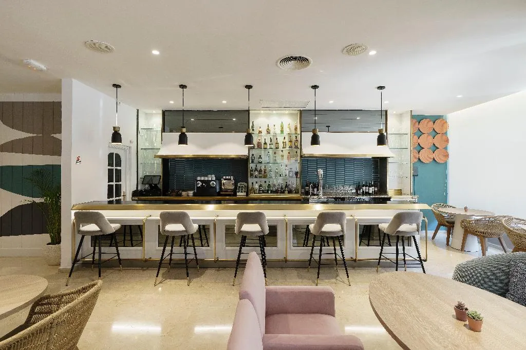 Bar, Hotel Costa Malaga by Pierre & Vacances, Costa Del Sol