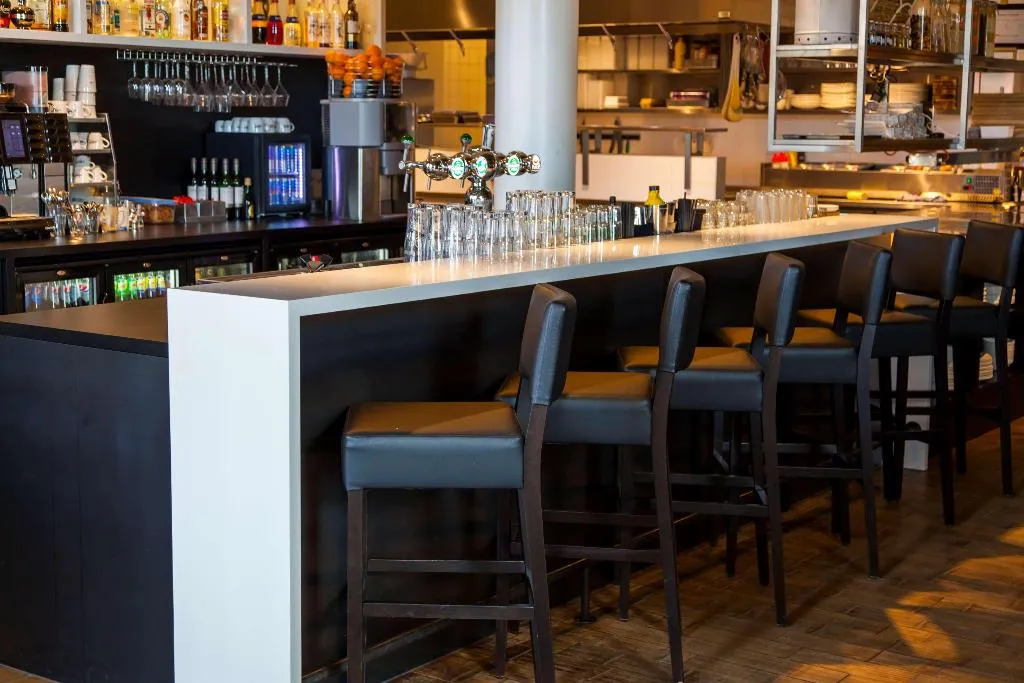 Bar, DoubleTree by Hilton NDSM Wharf, Amsterdam