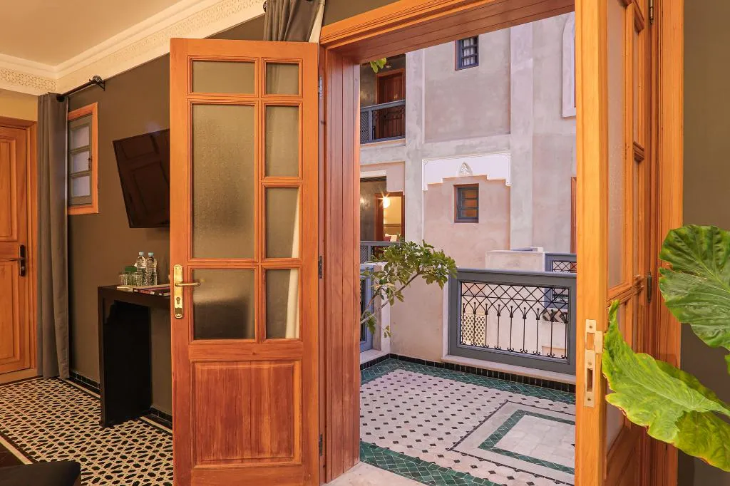 DOUBLE SUPERIOR KING BED Room, Dar Lys, Fez