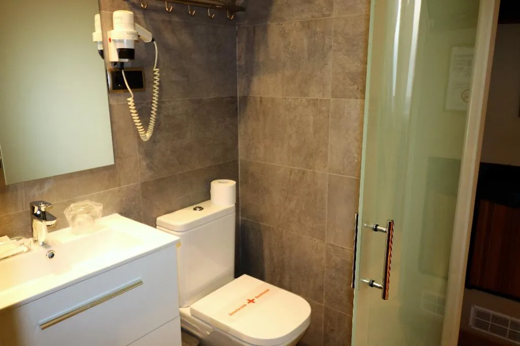 SINGLE STANDARD Room, Hostal Hispano-Argentino Gran Via, Madrid