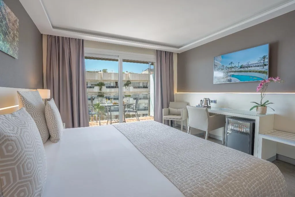 DOUBLE SINGLE USE SIDE SEA VIEW Room, Calipolis, Costa Brava
