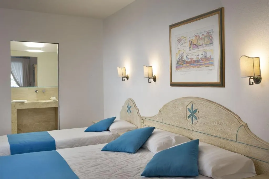 TRIPLE CLASSIC Room, Sentido Orosei Beach, Olbia