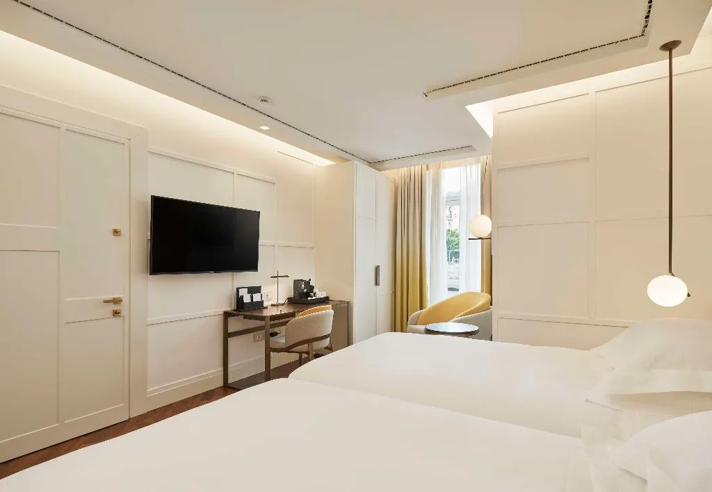 TWIN SUPERIOR Room, de Bonart Naples-Curio Collection by Hilton, Naples