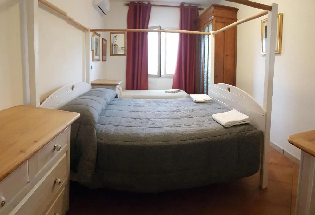 Room, B&B Casa Derosas, Olbia