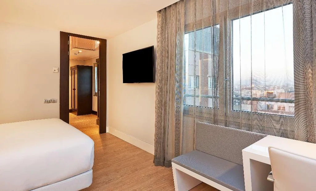 Room, NH Collection Barcelona Gran Hotel Calderón, Barcelona