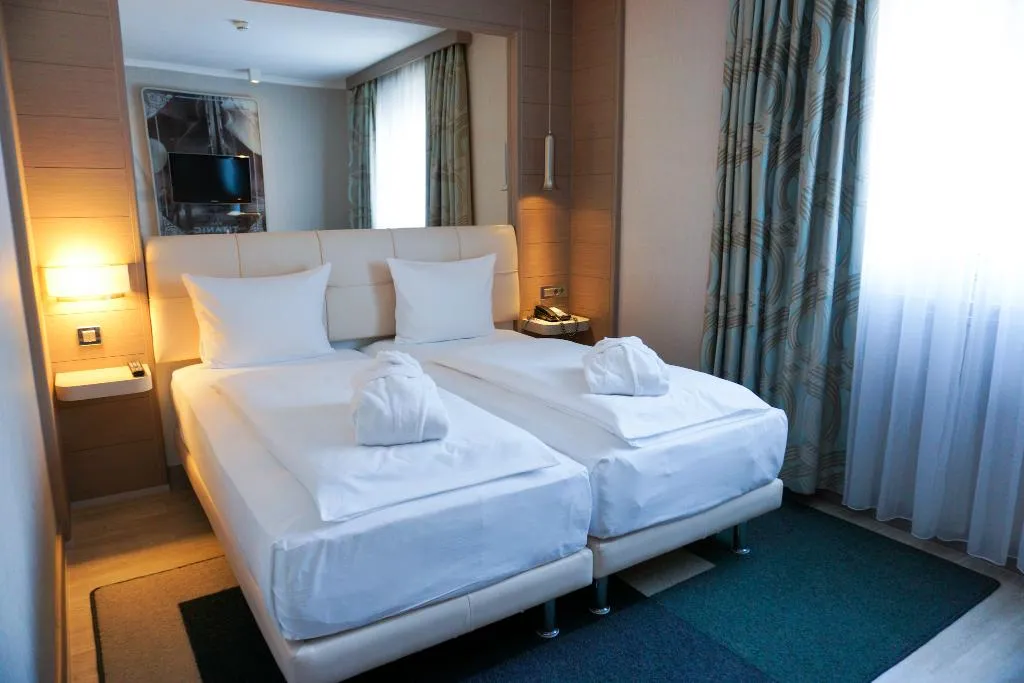 TWIN BUSINESS Room, Titanic Comfort Mitte, Berlin