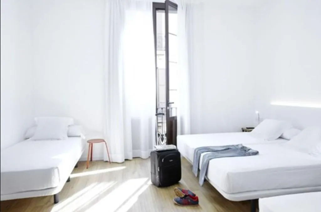 Room, Som Nit Born, Barcelona