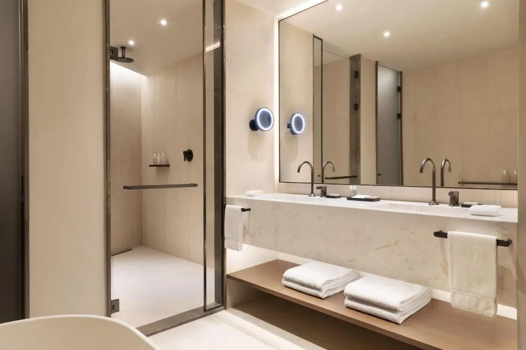 SUITE WITH VIEWS Room, Jw Marriott Hotel Madrid, Madrid