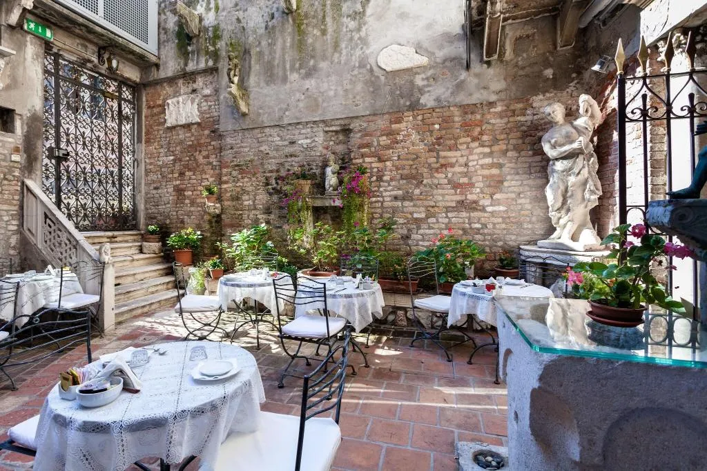General view, Hotel Al Ponte Mocenigo, Venice