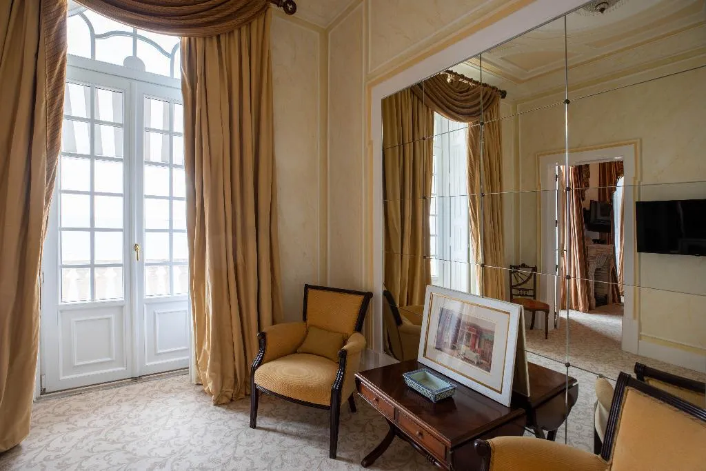 SUITE PREMIER OCEAN FRONT Room, Estoril Vintage Hotel, Lisbon