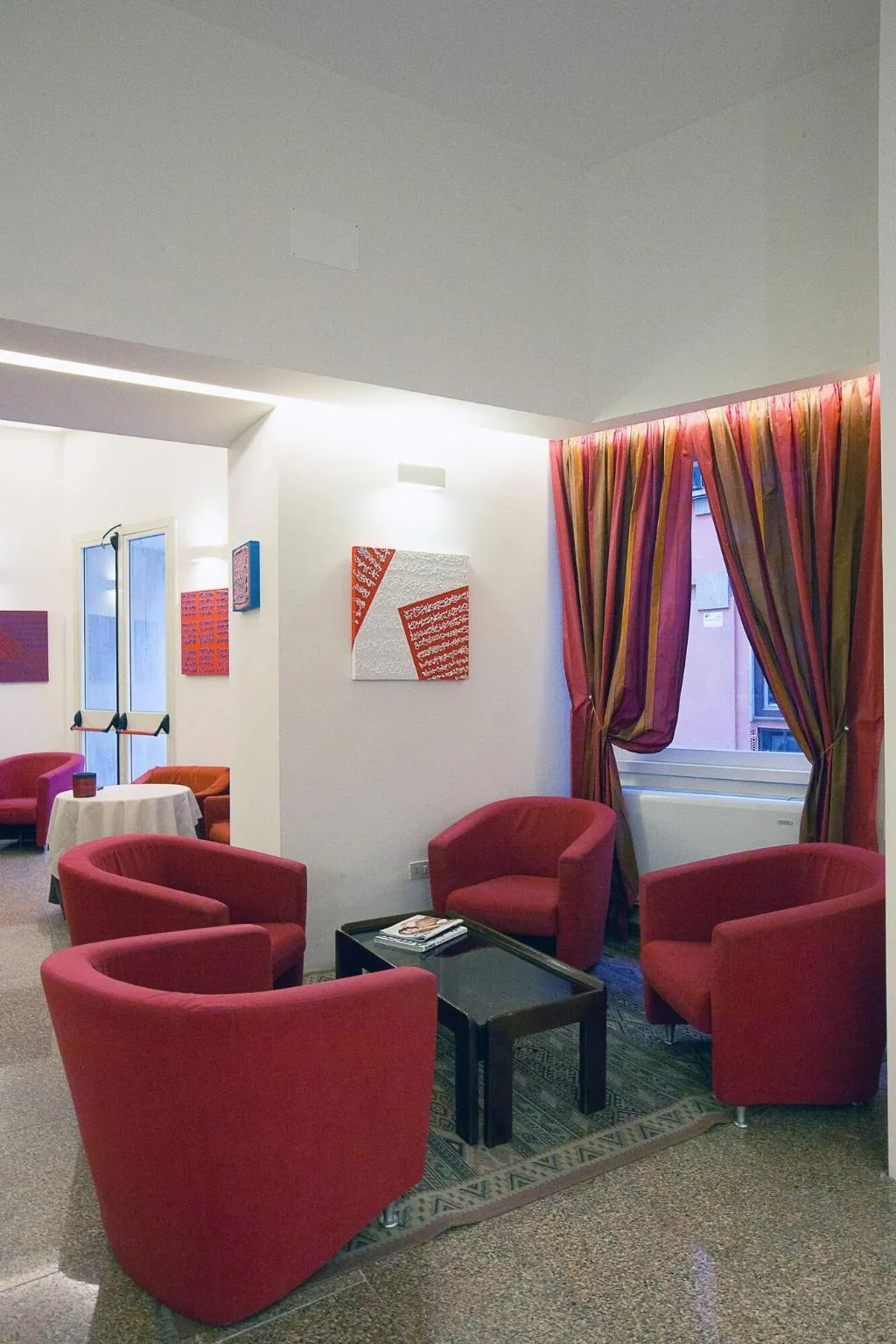 Lobby, Italia, Cagliari