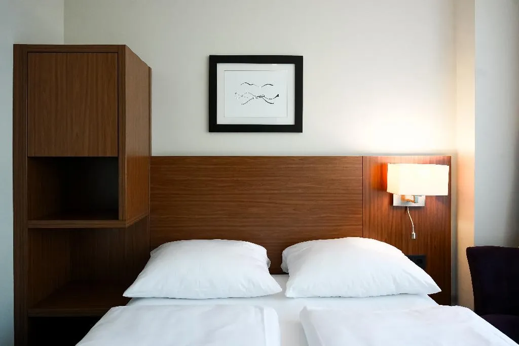 DOUBLE STANDARD Room, Sylter Hof Berlin, Berlin