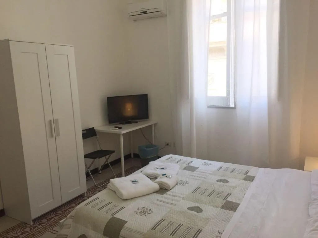 Room, Liola B&B, Palermo