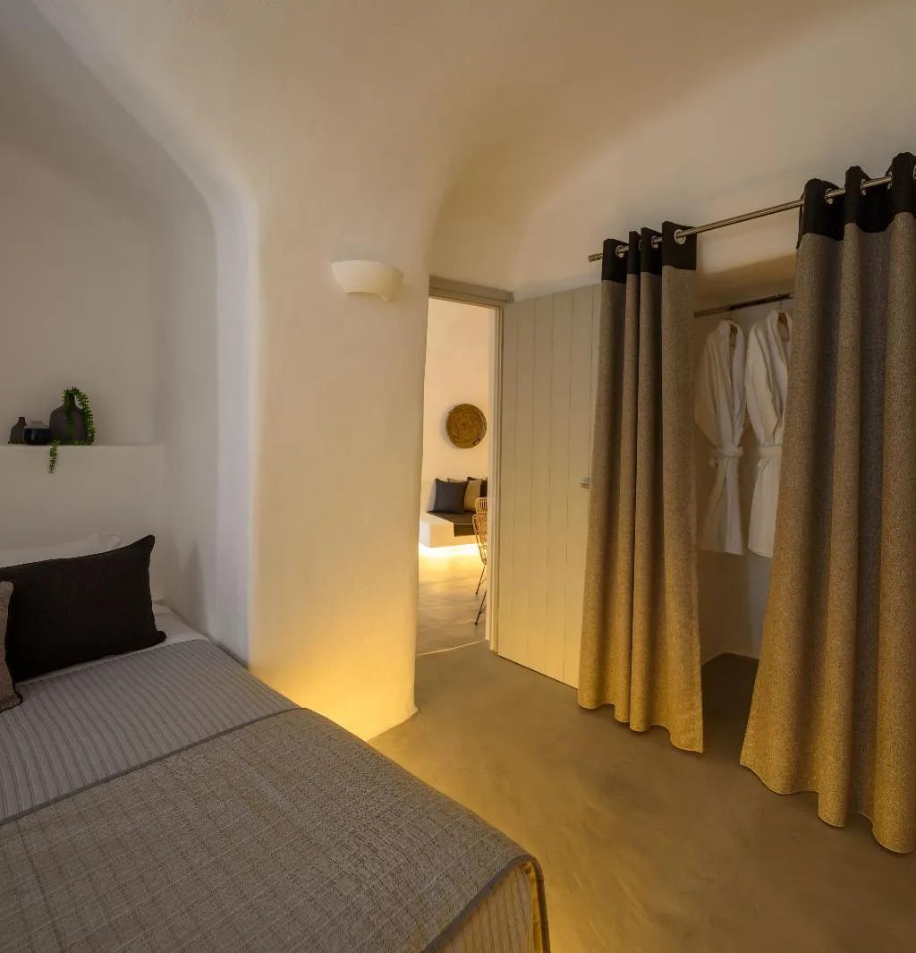 VILLA WITH PRIVATE POOL Room, Senses Luxury Villa, Santorini