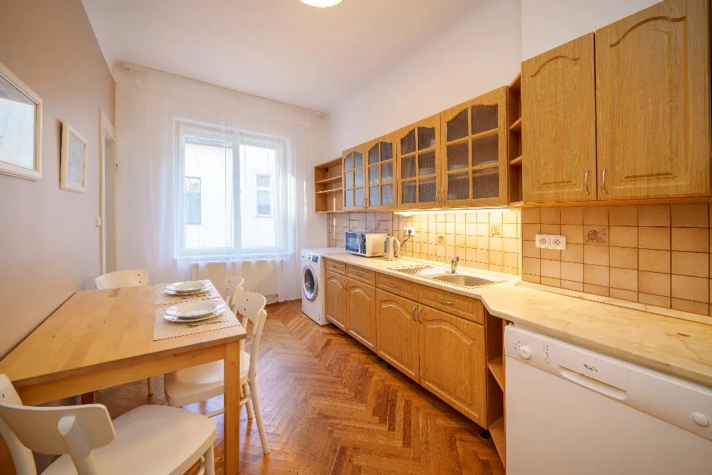 FAMILY ROOM CAPACITY 10 Room, Old Town - Templova Apartments, Prague
