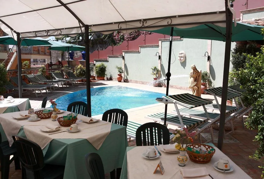 Restaurant, B&B Villa Cristina, Taormina