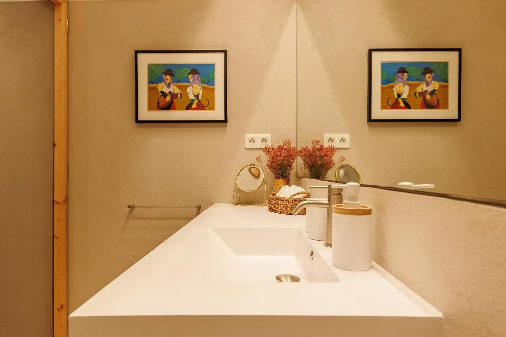 APARTMENT DELUXE ONE BED Room, Laranjal Farm House, Algarve