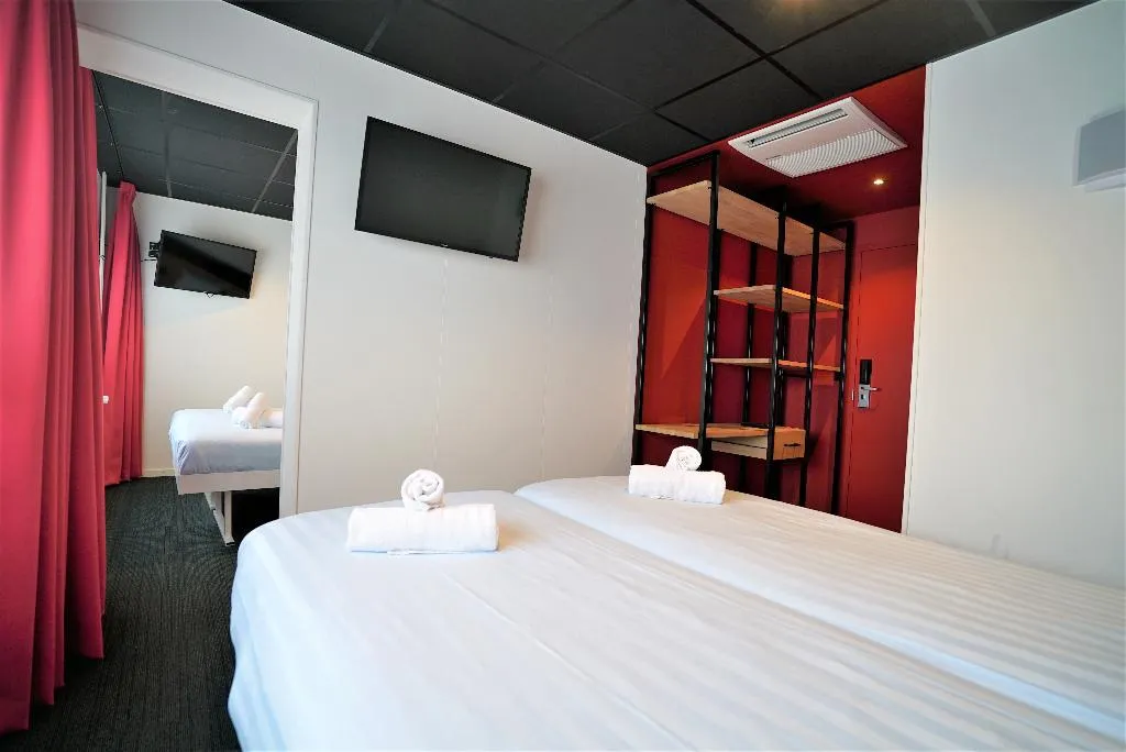 QUADRUPLE DELUXE Room, Botel, Amsterdam