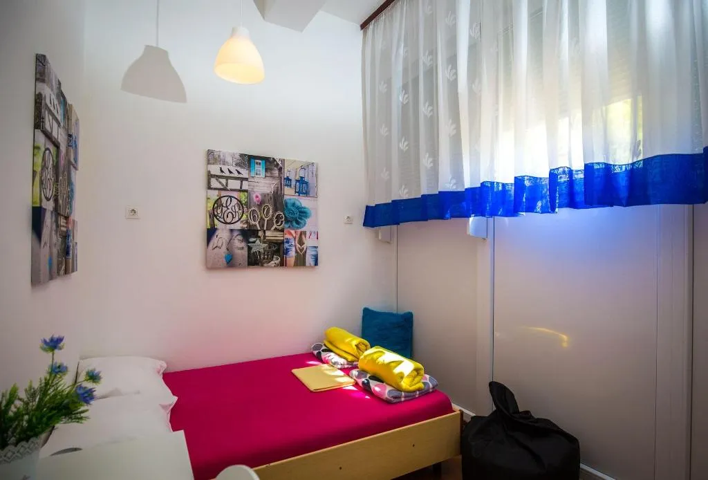 Room, Crazy House Hostel Pula, Istria