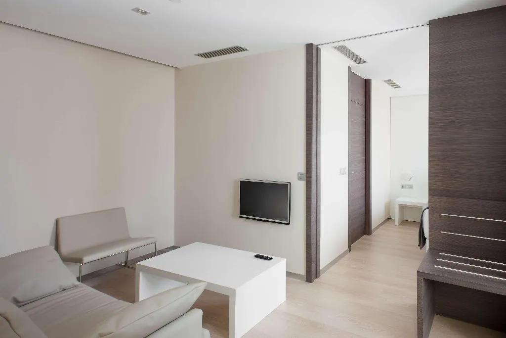 Room, NH Castellón Mindoro, Valencia
