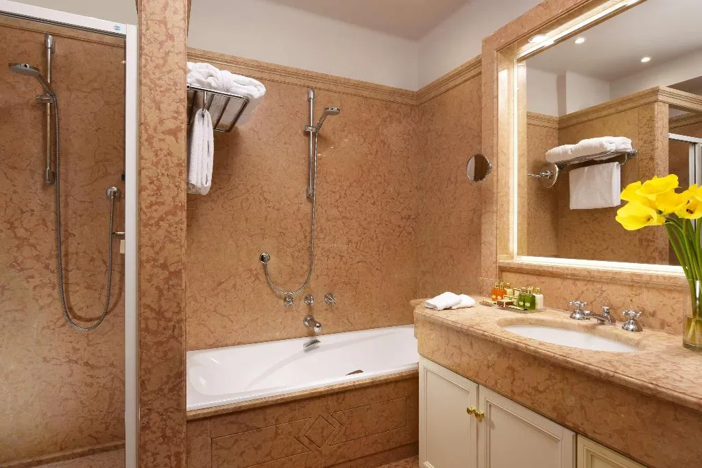 Room, Villa Cortine Palace Hotel, Milan