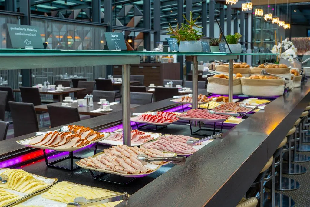 Restaurant, Park Inn by Radisson Berlin Alexanderplatz, Berlin
