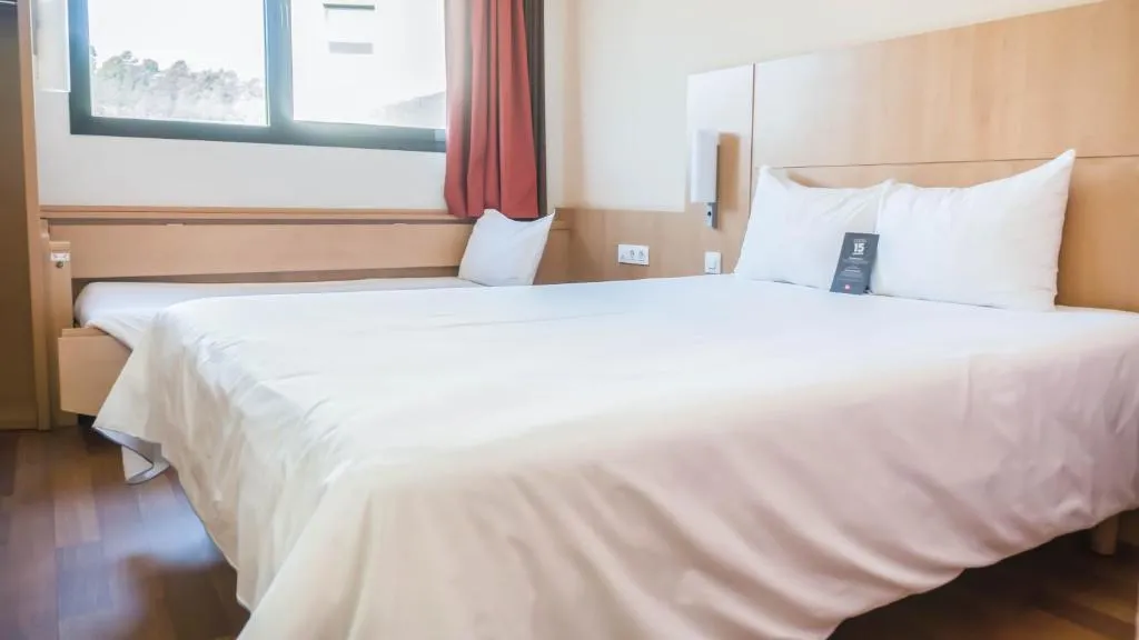 DOUBLE WITH DOUBLE BED Room, ibis Girona Costa Brava, Costa Brava