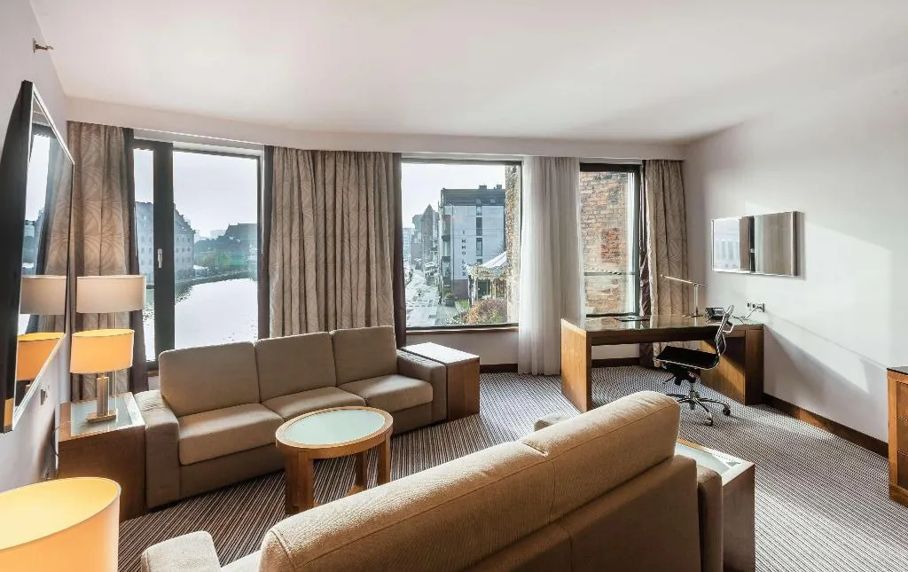 SUITE KING SIZE BED Room, Hilton Gdansk, Gdansk