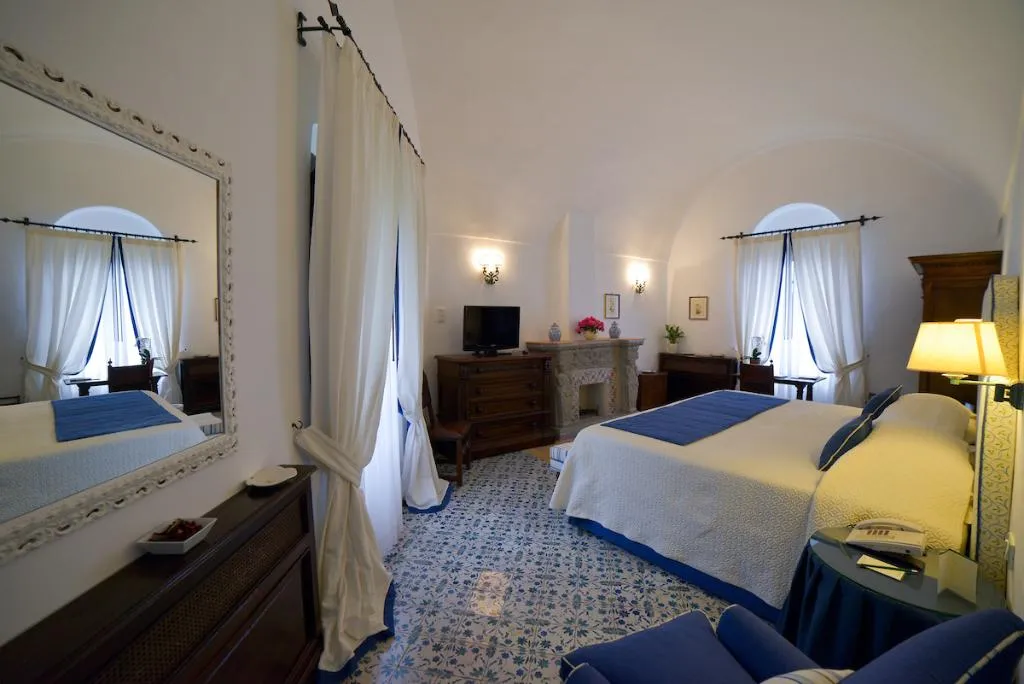 STUDIO STANDARD Room, Villa Cimbrone, Naples