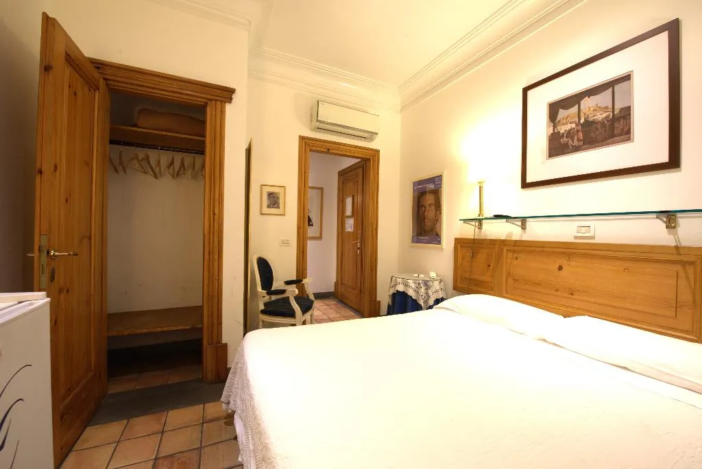 DOUBLE BASIC Room, Locanda Cairoli Hotel, Rome