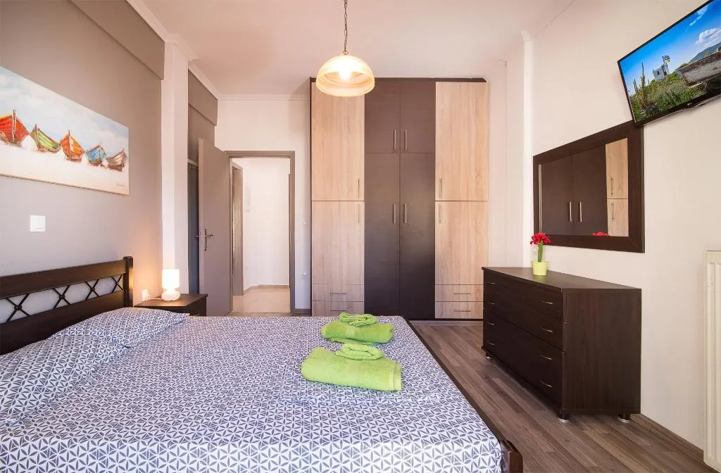 APARTMENT CAPACITY 5 Room, Michalis Apartments, Thessaloniki