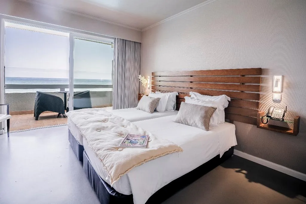 FAMILY ROOM SEA VIEW CAPACITY 4 Room, Arribas, Lisbon