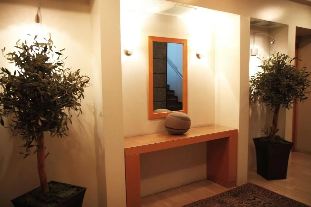 Lobby, Pines, Athens